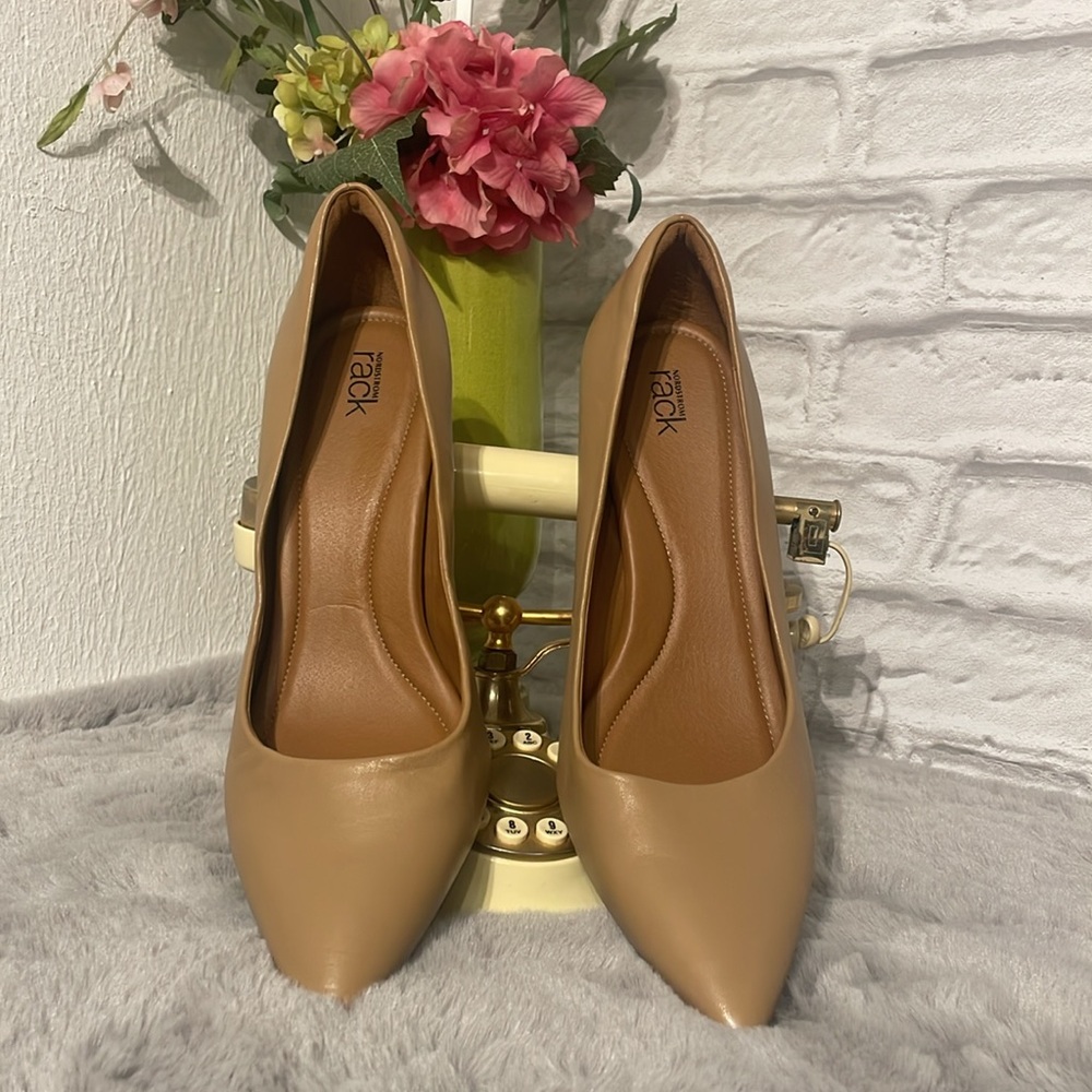 Nordstrom rack Tan Heels Sleek Pointed-Toe Pumps. NWOT